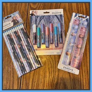❄️Disney Frozen 2 Bundle Gloss, Pencils, Slap Bracelets❄️